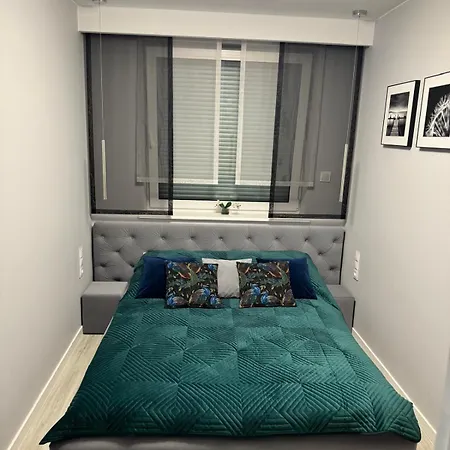 Crystal Apartment *