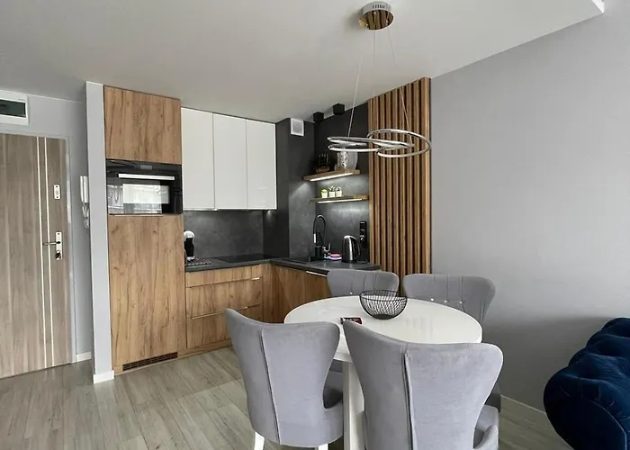 Apartment Crystal Rewal